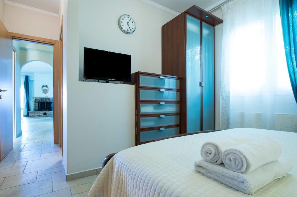 Diamante Beachfront Suites Xylokastro Esterno foto