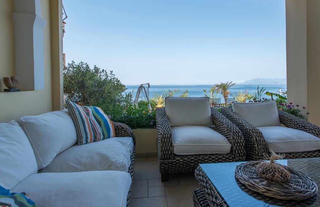 Diamante Beachfront Suites Xylokastro Esterno foto